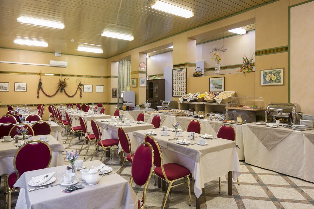 Tole Hotel Falco D'Oro מראה חיצוני תמונה