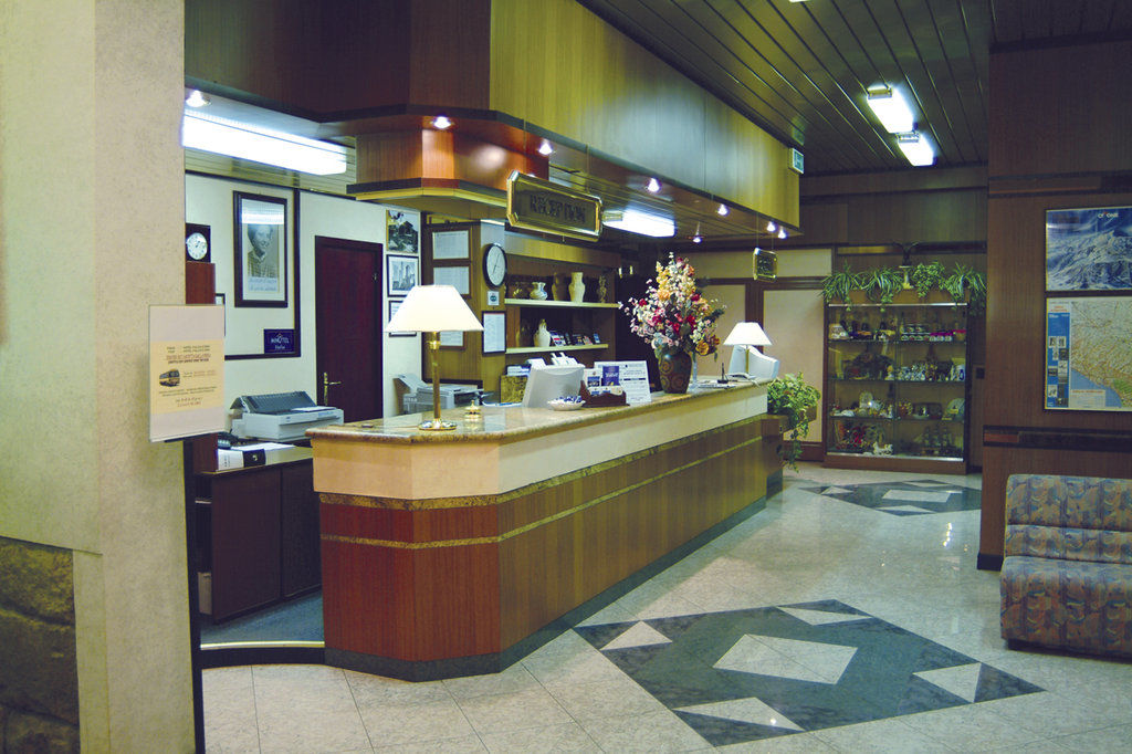 Tole Hotel Falco D'Oro מראה פנימי תמונה